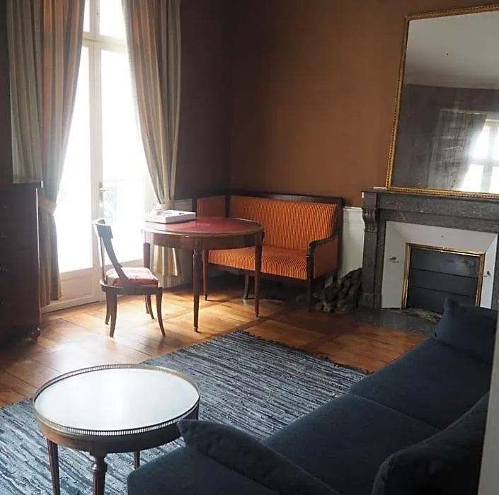 Le Quatre-1
